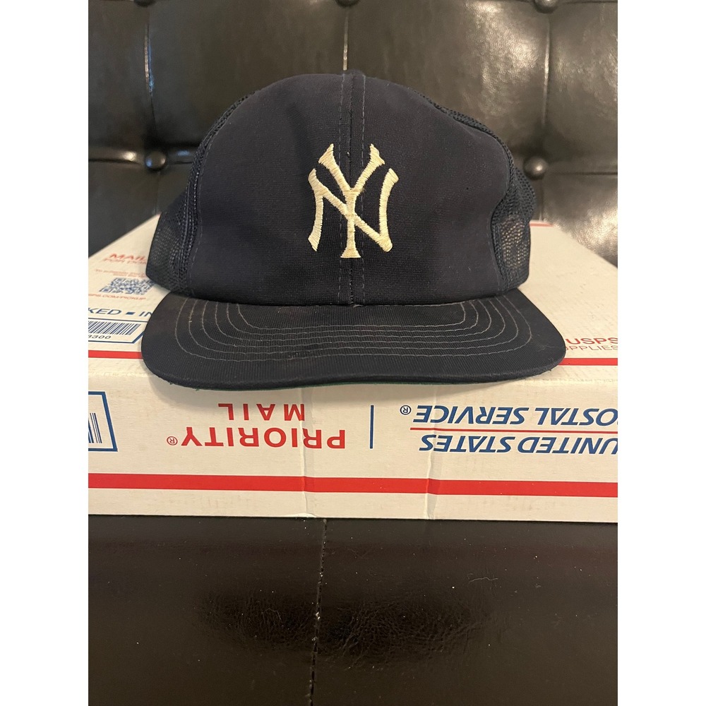 Vintage New York Yankees Trucker Hat